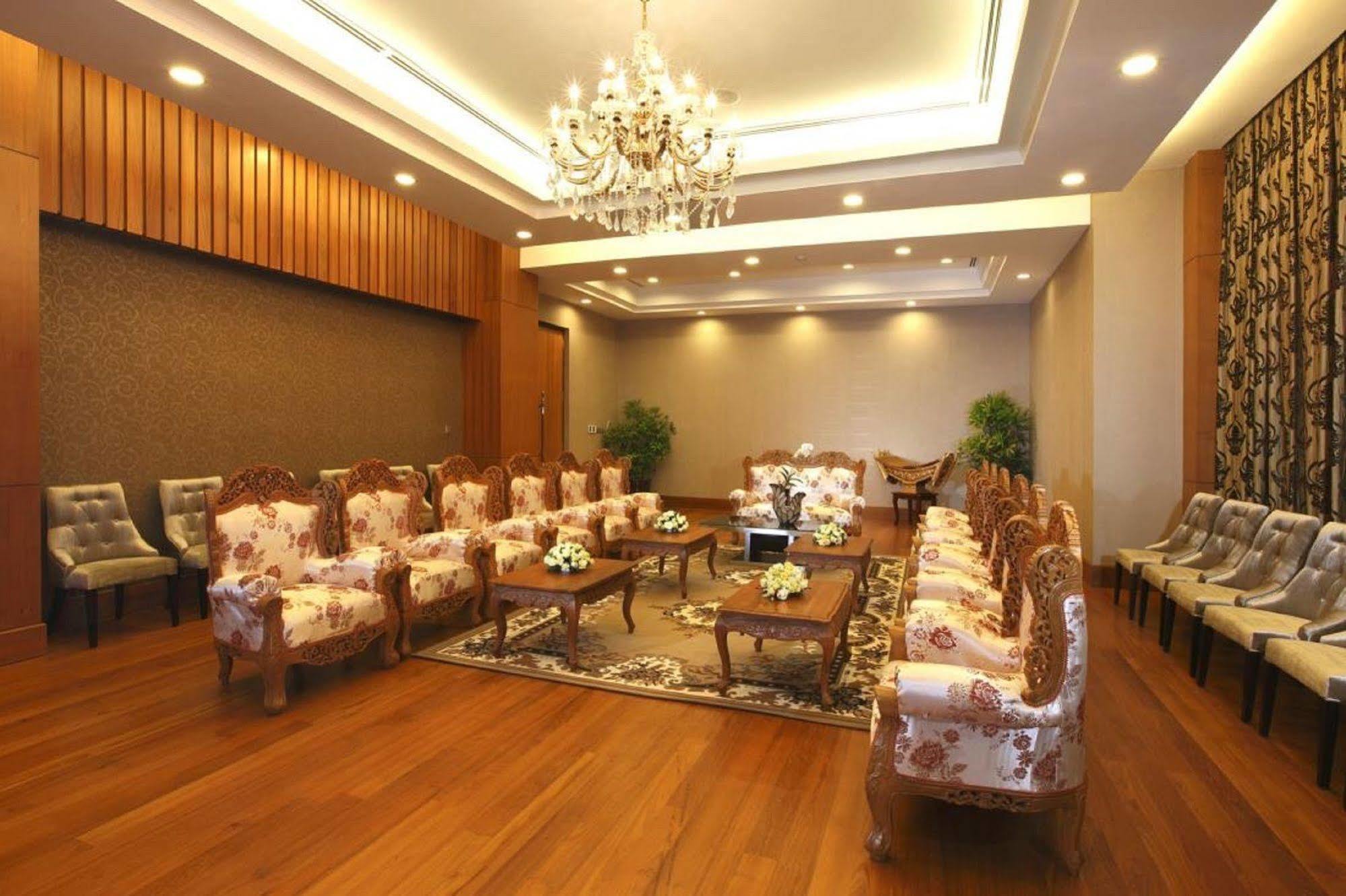 Hotel Max Nay Pyi Taw Naypyidaw Exterior foto